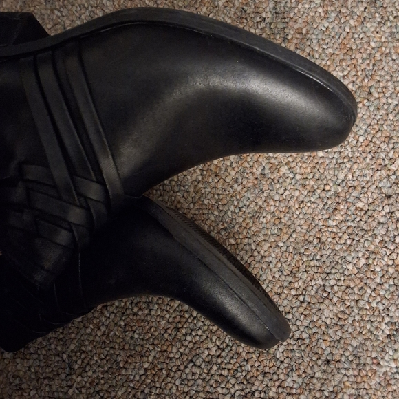 Baretraps Black Strappy Shooties Ankle Boots Stacked Heel Goth Edgy 8 1/2W - Picture 4 of 5